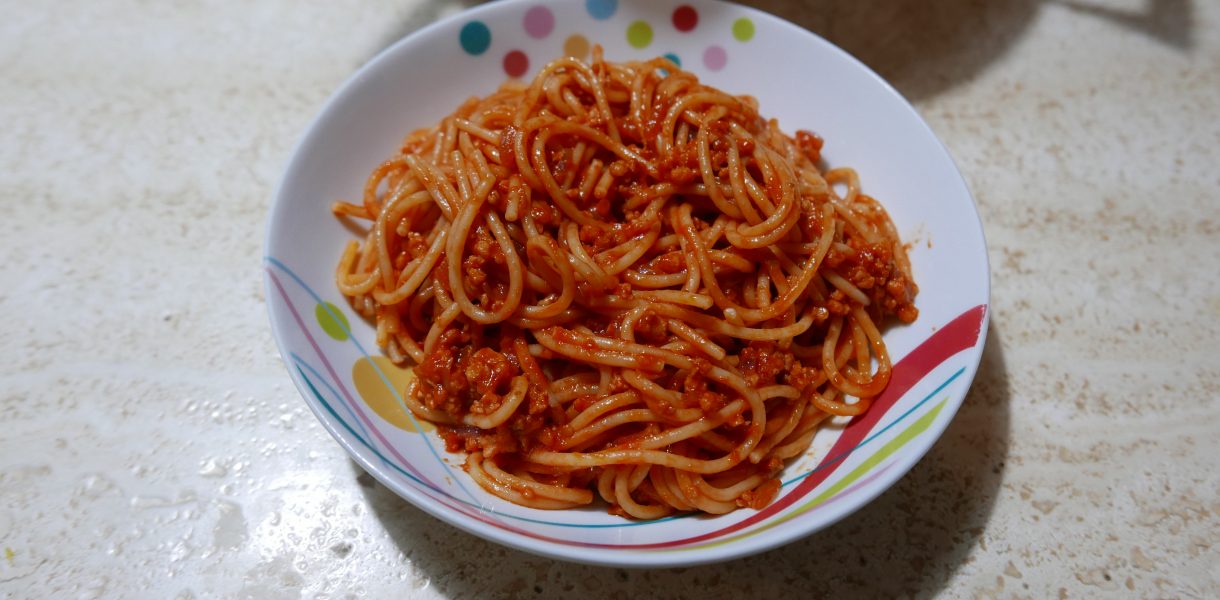 plate of pasta al ragù